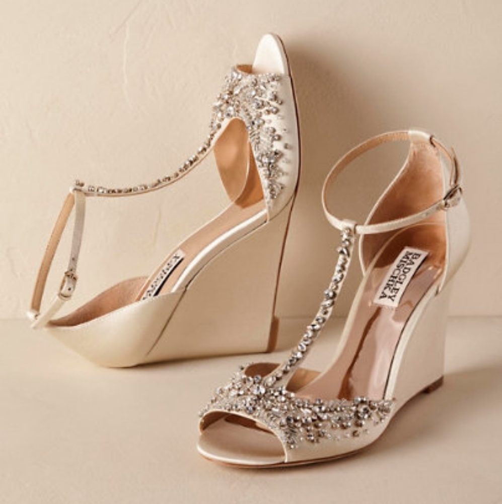 NIB Badgley Mischka Crystal Wedge Sandals